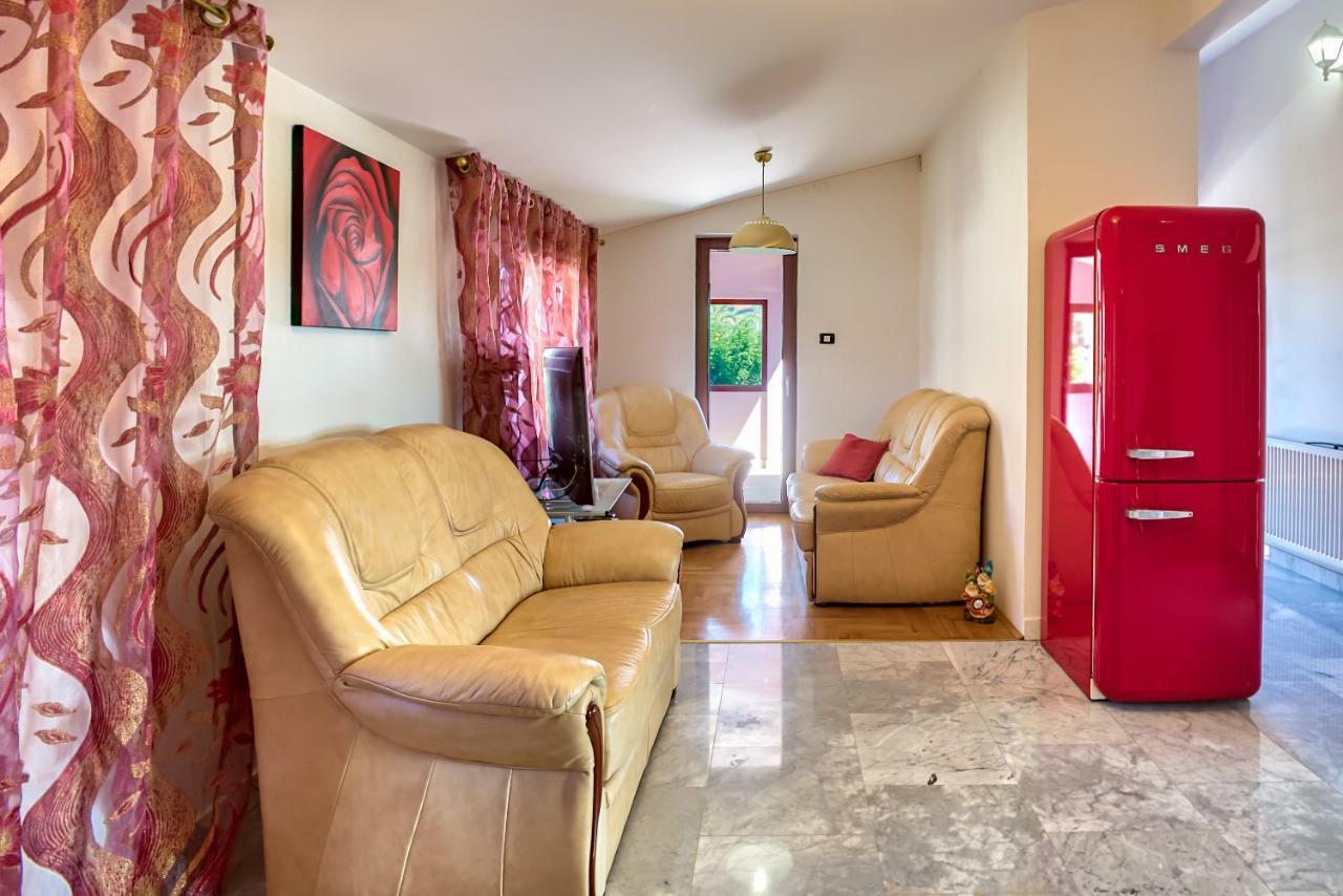 Villa Valentina Premantura Exteriör bild