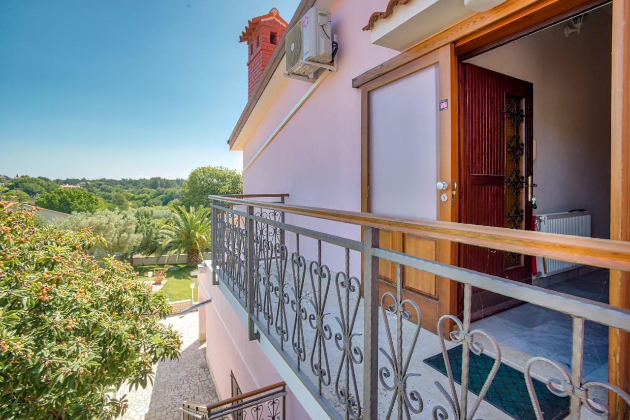 Villa Valentina Premantura Exteriör bild