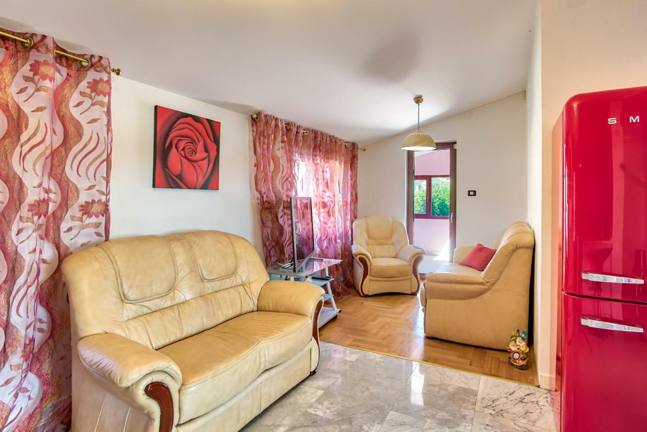Villa Valentina Premantura Exteriör bild